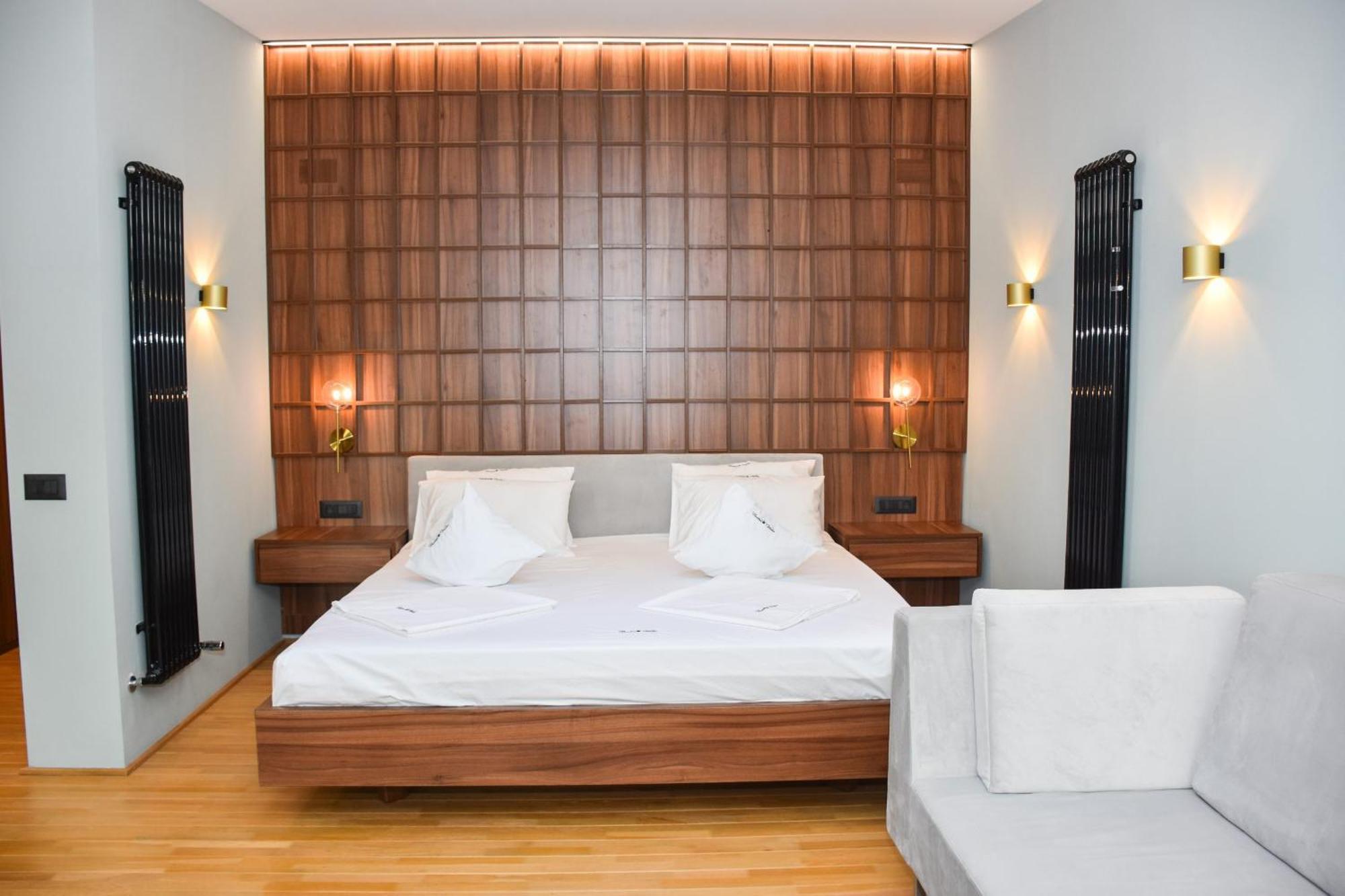 Hotel Curtea Veche Curtea de Argeş 外观 照片