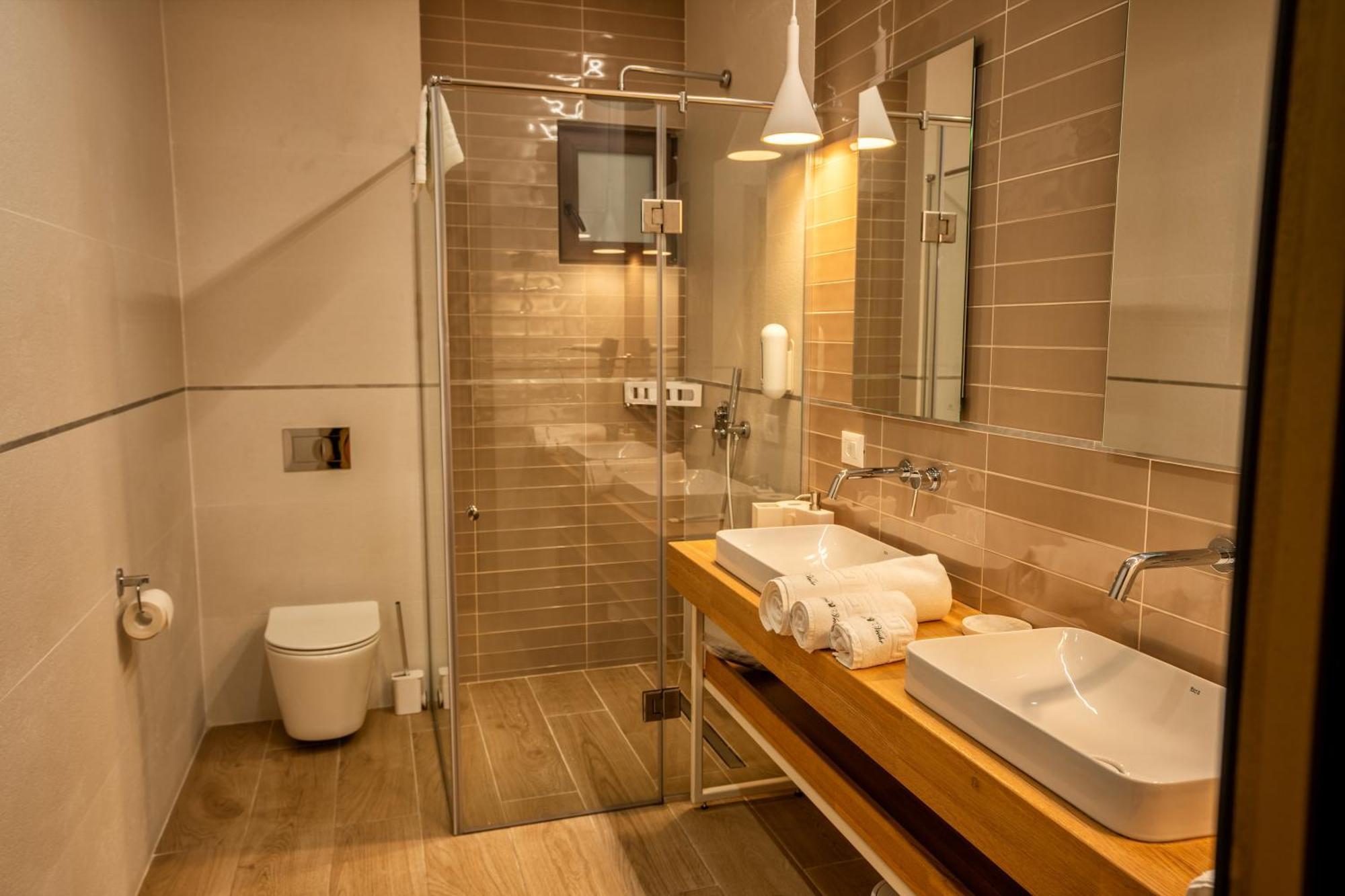 Hotel Curtea Veche Curtea de Argeş 外观 照片