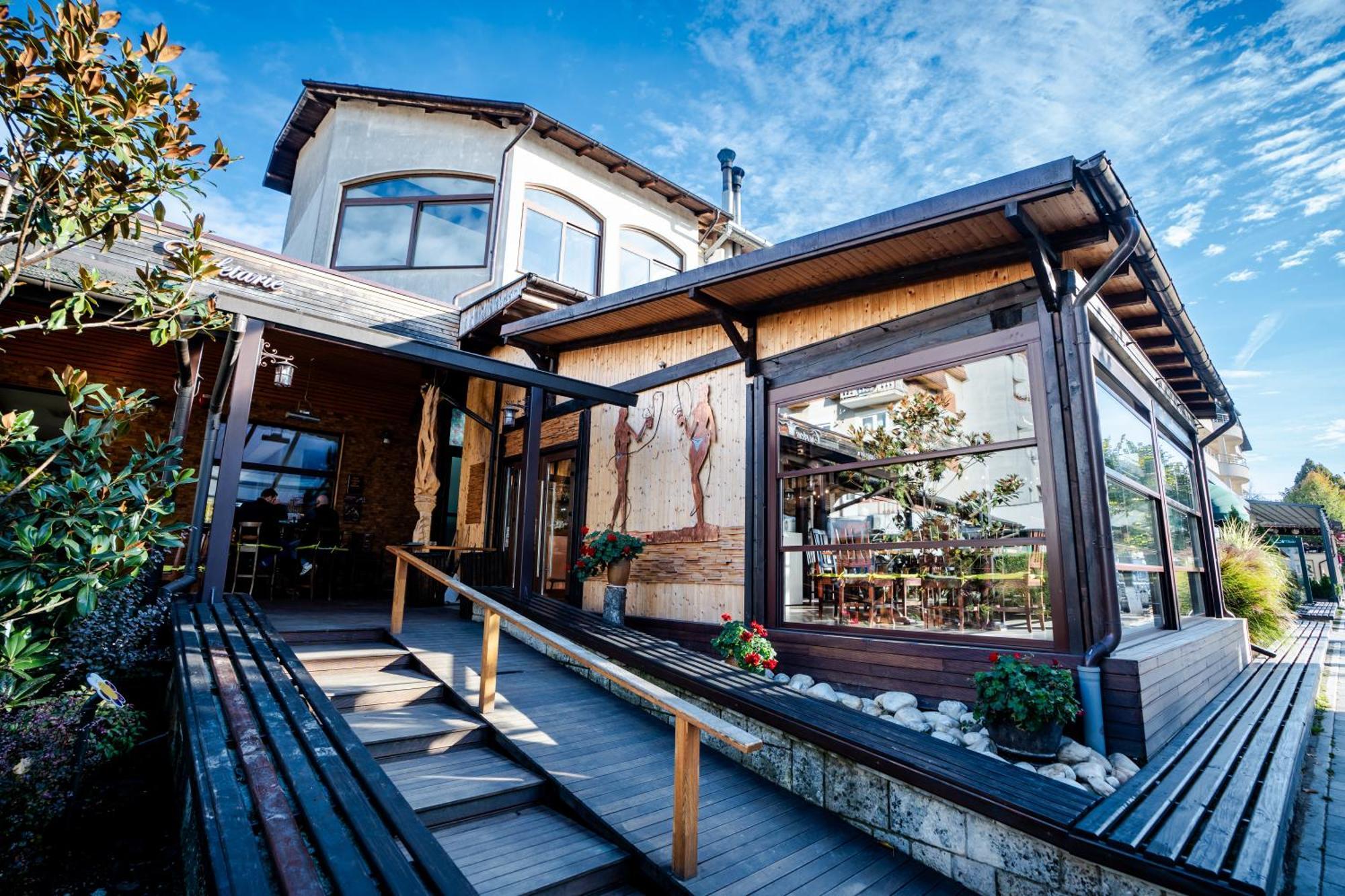 Hotel Curtea Veche Curtea de Argeş 外观 照片