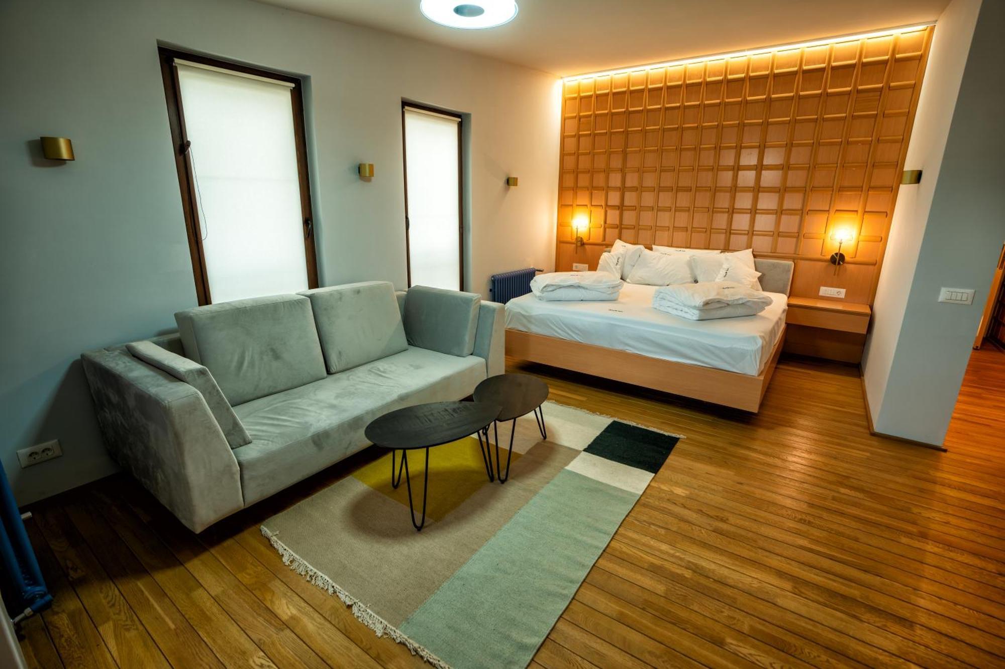 Hotel Curtea Veche Curtea de Argeş 外观 照片