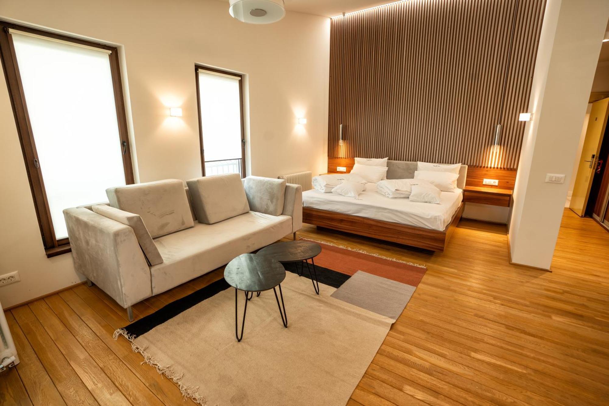 Hotel Curtea Veche Curtea de Argeş 外观 照片
